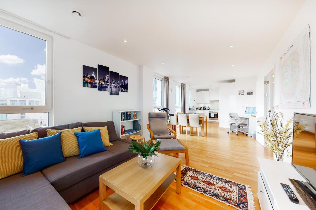 Lovely 2 Bedroom Flat With Balcony In Stratford London Exterior photo